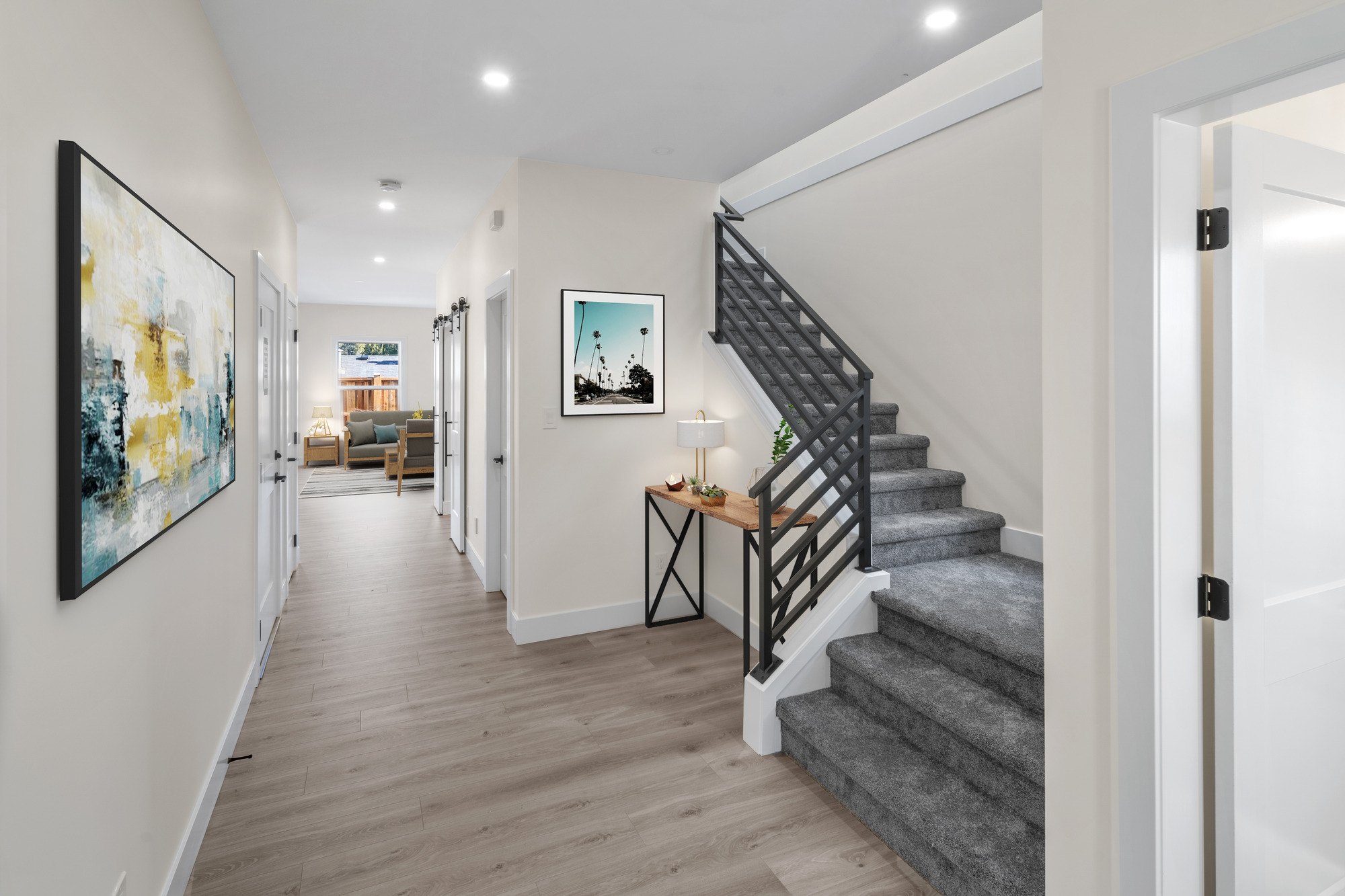 312 Seafieldrd Staging Entryway